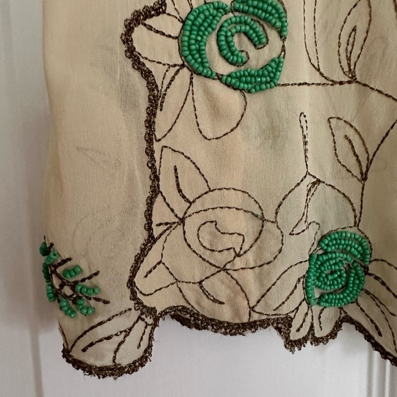 Elegant SILK embroidered and beaded top NWOT - Picture 2 of 9